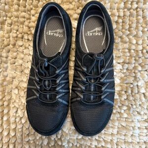 Dansko Honor Bungee Suede Shoes Womens 8/38 Black Walking Comfort Sneakers Basic